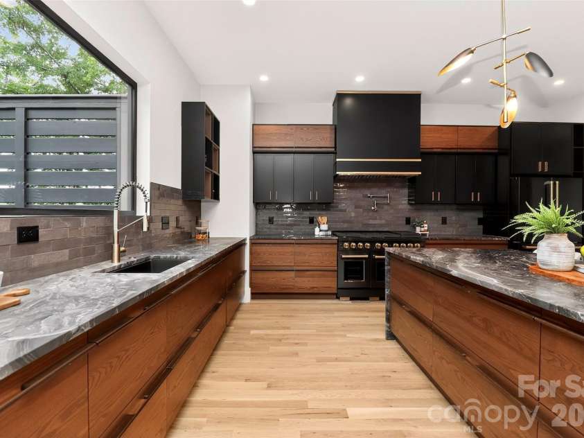 1304 Caldwell Street, Charlotte, NC 28206.  MLS# CAR4392742, YatesRealty ID 31883. 