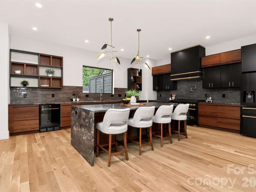 1304 Caldwell Street, Charlotte, NC 28206.  MLS# CAR4392742, YatesRealty ID 31883. 