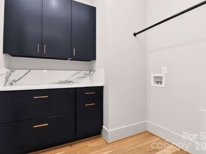 1304 Caldwell Street, Charlotte, NC 28206.  MLS# CAR4392742, YatesRealty ID 31883. 