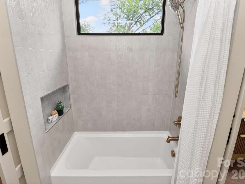 1304 Caldwell Street, Charlotte, NC 28206.  MLS# CAR4392742, YatesRealty ID 31883. 