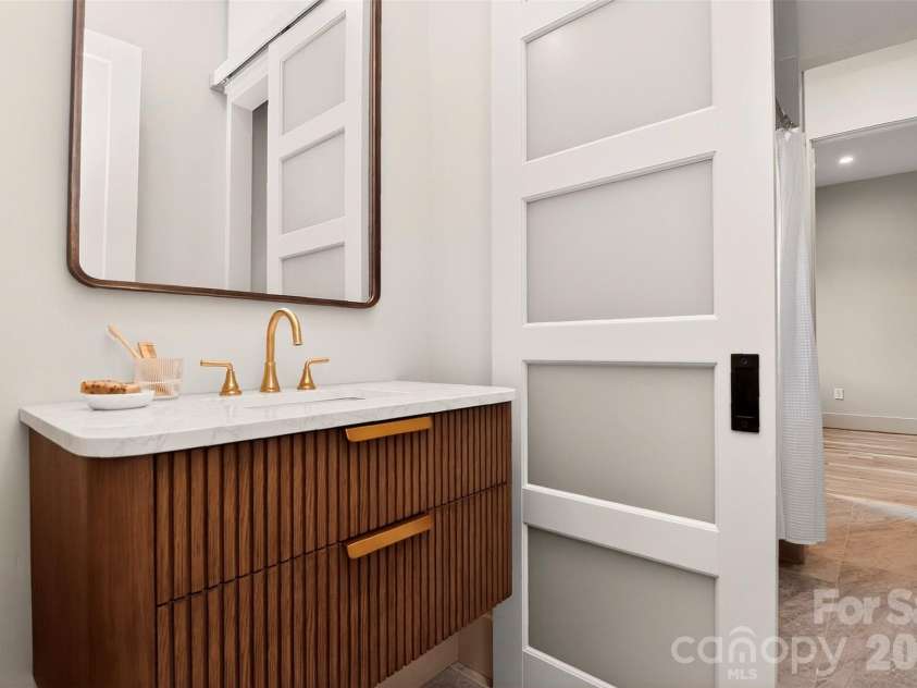1304 Caldwell Street, Charlotte, NC 28206.  MLS# CAR4392742, YatesRealty ID 31883. 
