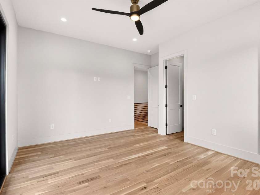 1304 Caldwell Street, Charlotte, NC 28206.  MLS# CAR4392742, YatesRealty ID 31883. 