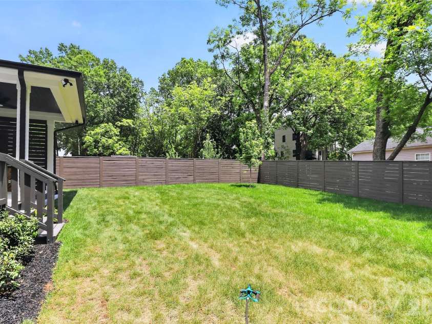 1304 Caldwell Street, Charlotte, NC 28206.  MLS# CAR4392742, YatesRealty ID 31883. 