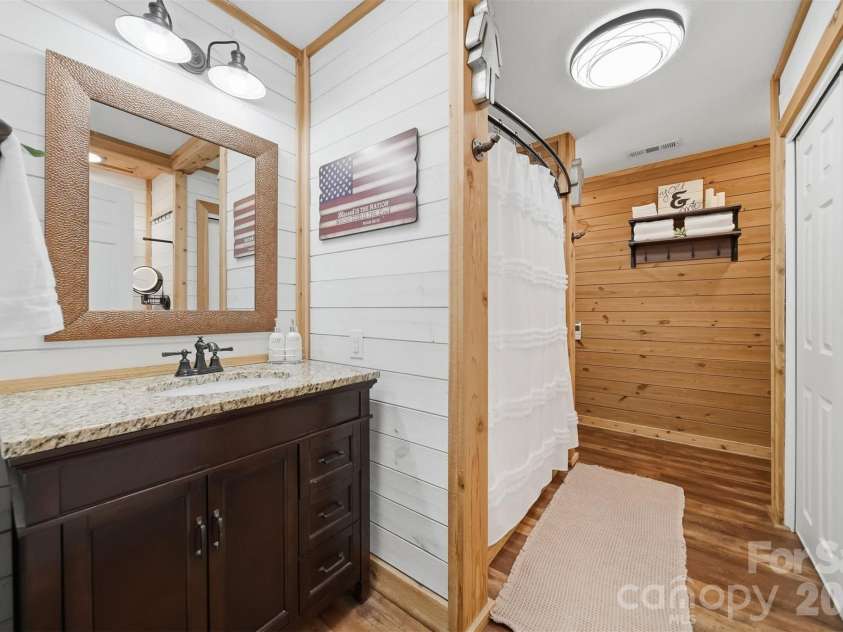 2411 Robertson Lane, Lenoir, NC 28645.  MLS# CAR4392778, YatesRealty ID 31884. 