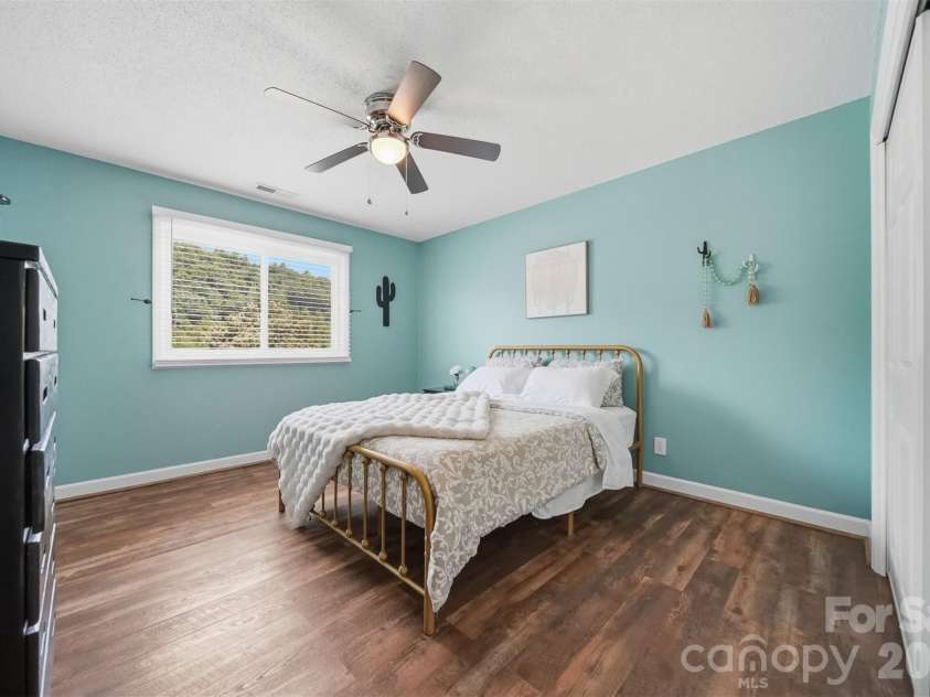 2411 Robertson Lane, Lenoir, NC 28645.  MLS# CAR4392778, YatesRealty ID 31884. 