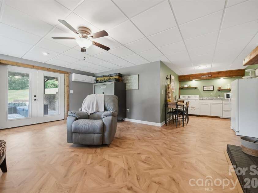 2411 Robertson Lane, Lenoir, NC 28645.  MLS# CAR4392778, YatesRealty ID 31884. 