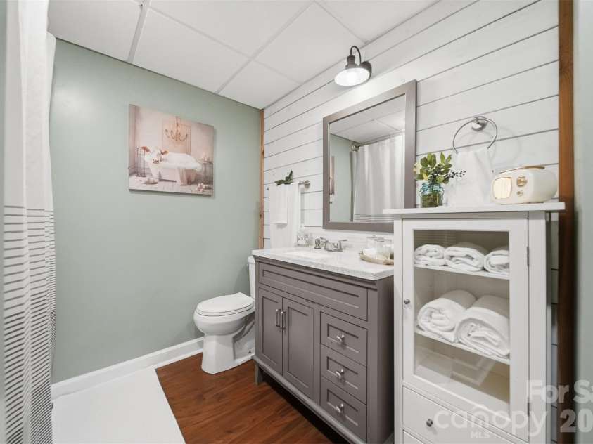 2411 Robertson Lane, Lenoir, NC 28645.  MLS# CAR4392778, YatesRealty ID 31884. 