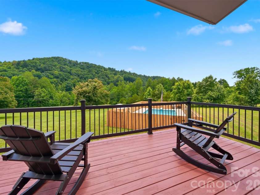 2411 Robertson Lane, Lenoir, NC 28645.  MLS# CAR4392778, YatesRealty ID 31884. 