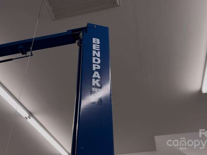 2306 Beechwood Drive, Waxhaw, NC 28173.  MLS# CAR4249221, YatesRealty ID 31885. Bendpak Lift 10,000K