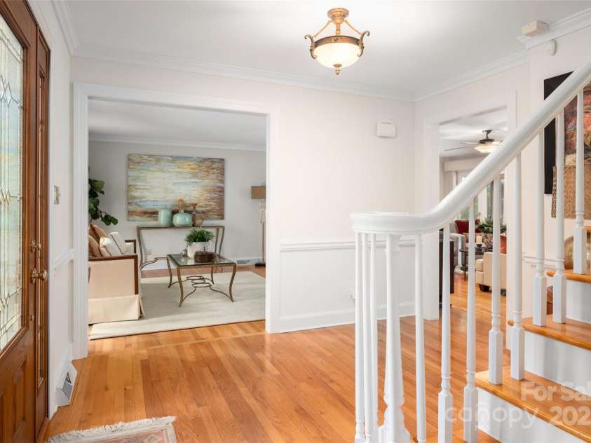 2306 Beechwood Drive, Waxhaw, NC 28173.  MLS# CAR4249221, YatesRealty ID 31885. Front staircase