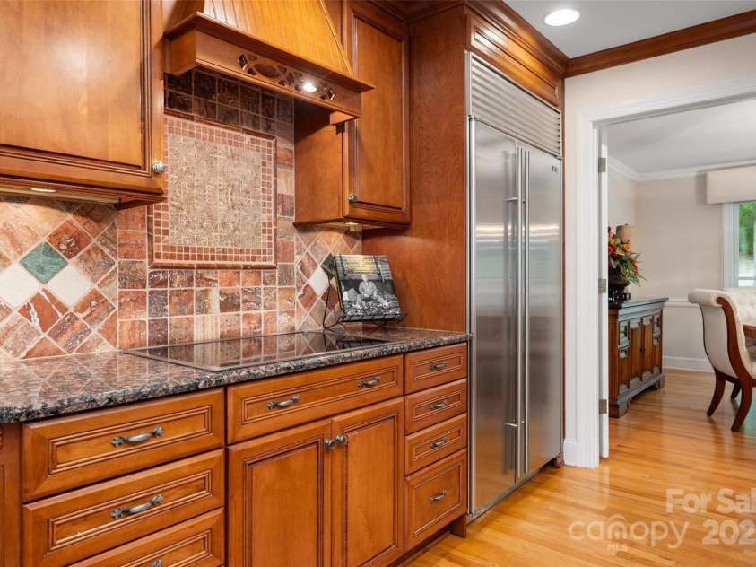 2306 Beechwood Drive, Waxhaw, NC 28173.  MLS# CAR4249221, YatesRealty ID 31885. Gourmet Kitchen