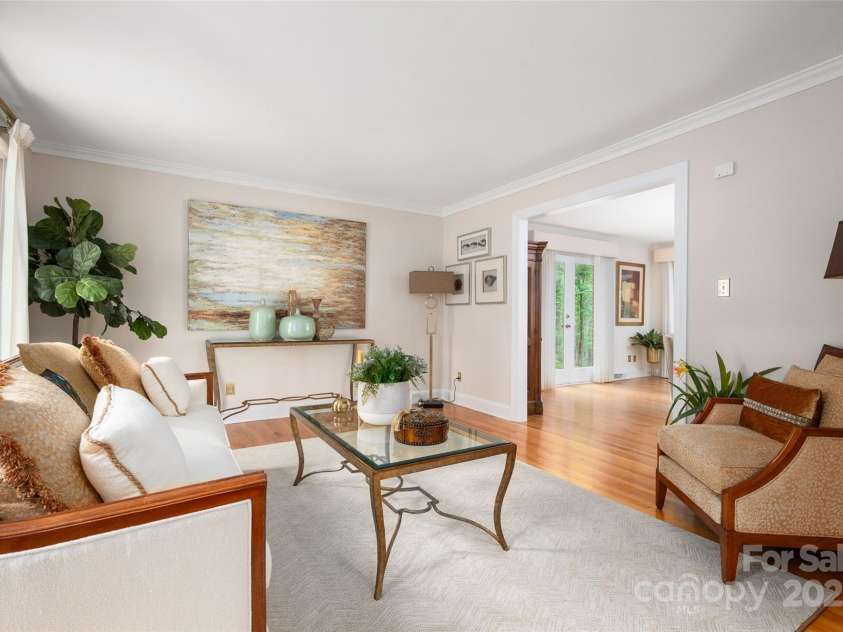 2306 Beechwood Drive, Waxhaw, NC 28173.  MLS# CAR4249221, YatesRealty ID 31885. Living Room