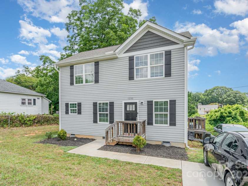 1236 Perkins Street, Gastonia, NC 28054.  MLS# CAR4277347, YatesRealty ID 31888. 