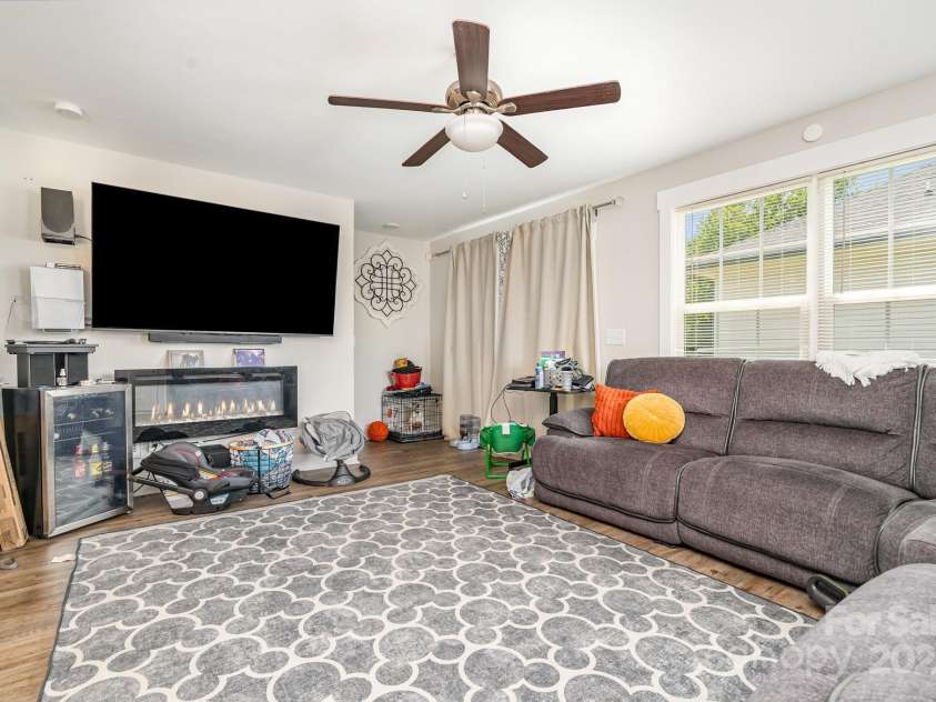 1236 Perkins Street, Gastonia, NC 28054.  MLS# CAR4277347, YatesRealty ID 31888. 