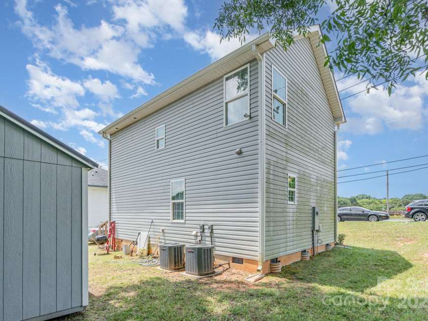 1236 Perkins Street, Gastonia, NC 28054.  MLS# CAR4277347, YatesRealty ID 31888. 