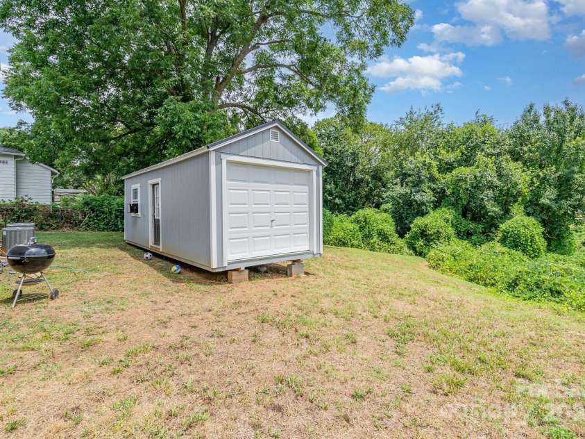 1236 Perkins Street, Gastonia, NC 28054.  MLS# CAR4277347, YatesRealty ID 31888. 