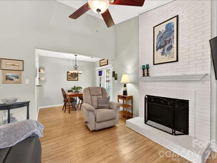 7306 Carrbridge Lane, Charlotte, NC 28226.  MLS# CAR4390862, YatesRealty ID 31888. Open and spacious!