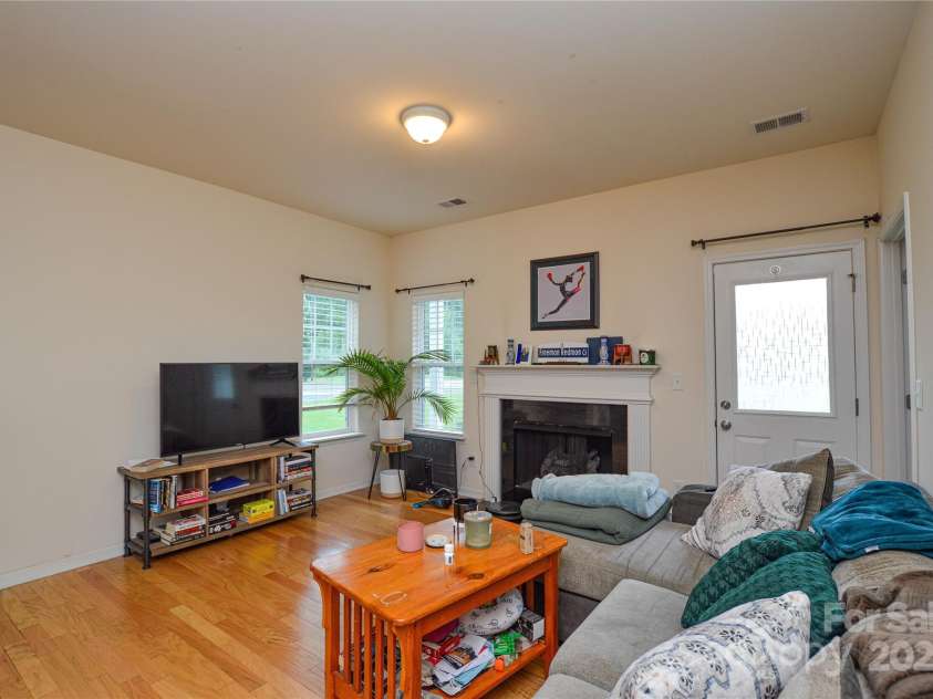 10420 Benfield Road, Charlotte, NC 28269.  MLS# CAR4291115, YatesRealty ID 31889. 