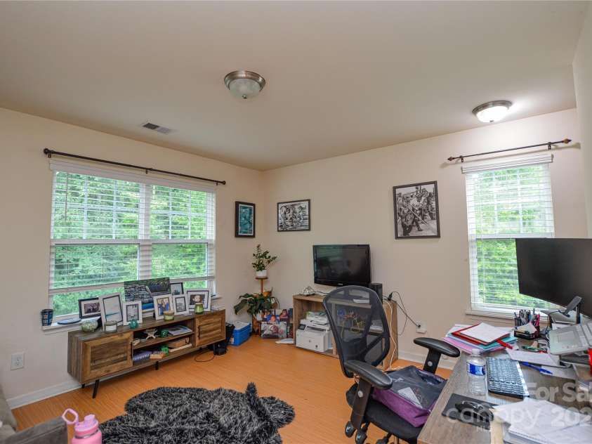 10420 Benfield Road, Charlotte, NC 28269.  MLS# CAR4291115, YatesRealty ID 31889. 