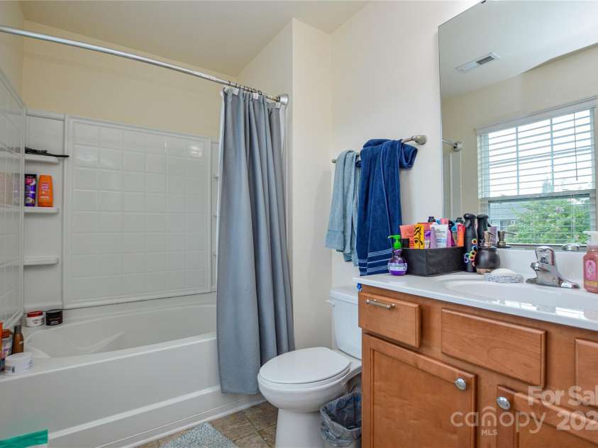 10420 Benfield Road, Charlotte, NC 28269.  MLS# CAR4291115, YatesRealty ID 31889. 