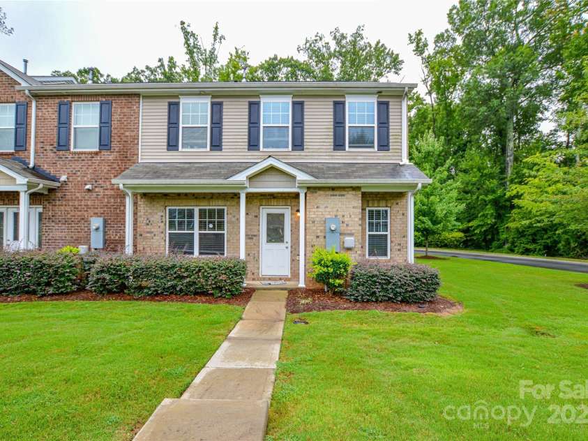 10420 Benfield Road, Charlotte, NC 28269.  MLS# CAR4291115, YatesRealty ID 31889. 