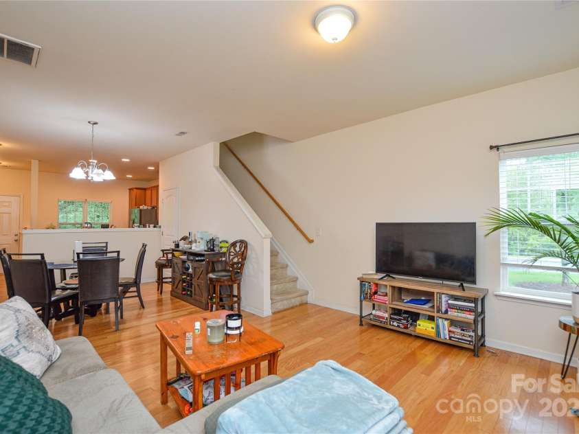 10420 Benfield Road, Charlotte, NC 28269.  MLS# CAR4291115, YatesRealty ID 31889. 