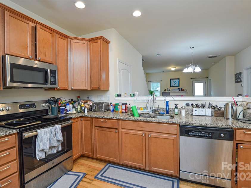 10420 Benfield Road, Charlotte, NC 28269.  MLS# CAR4291115, YatesRealty ID 31889. 