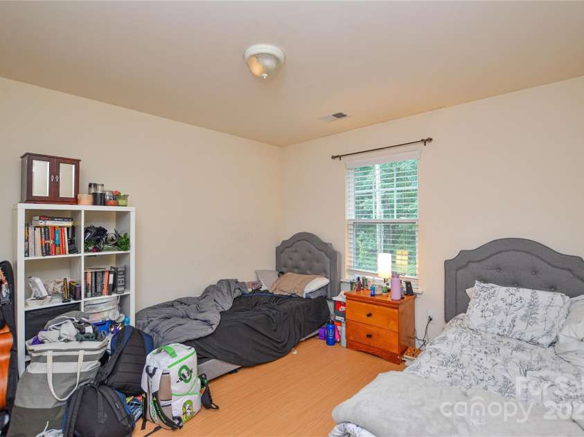 10420 Benfield Road, Charlotte, NC 28269.  MLS# CAR4291115, YatesRealty ID 31889. 