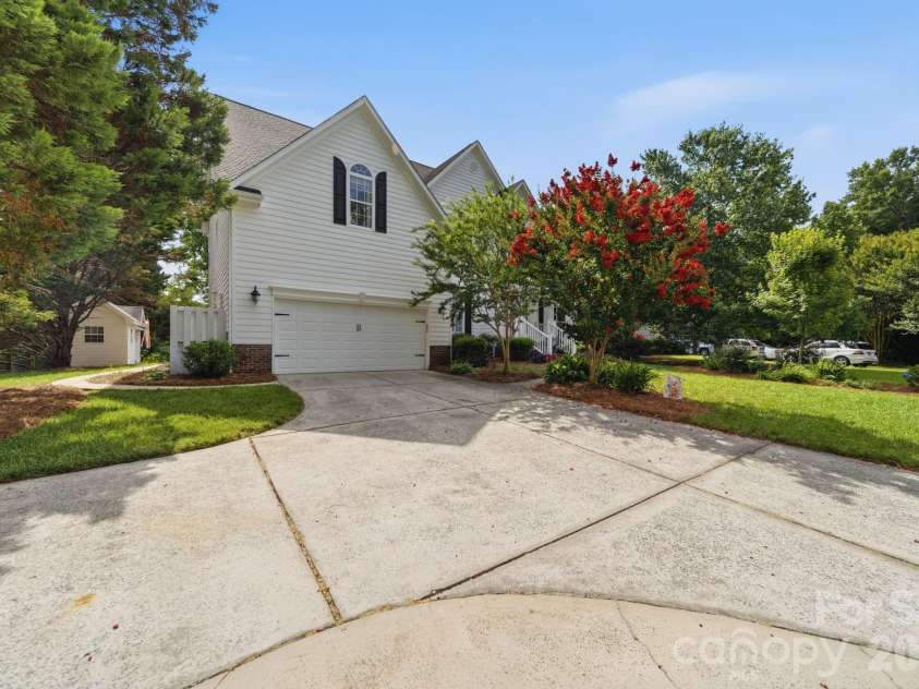 10203 Rougemont Lane, Charlotte, NC 28277.  MLS# CAR4394772, YatesRealty ID 31890. 
