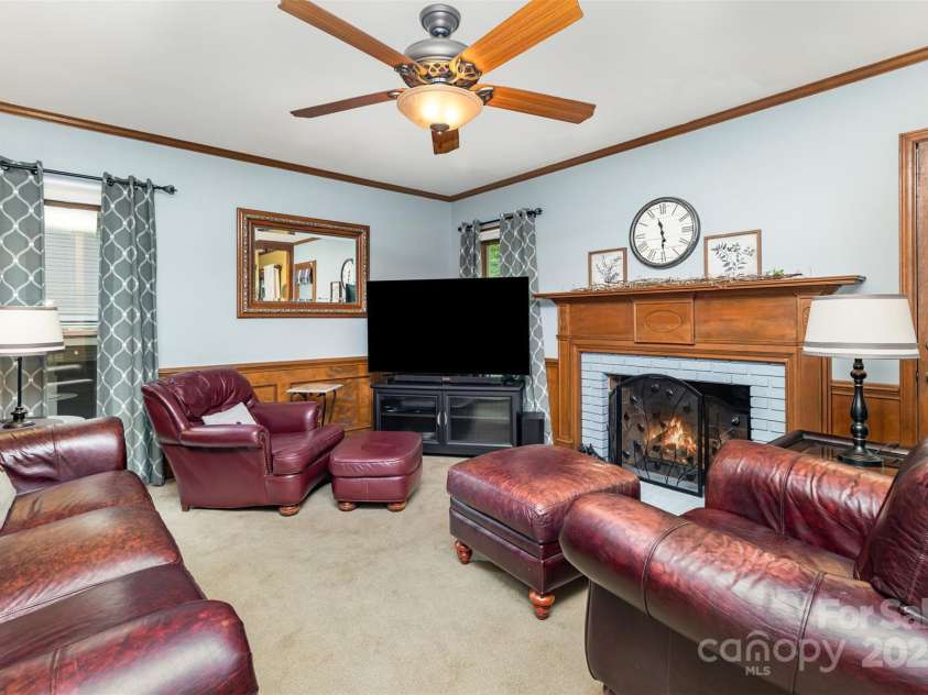 9924 Hanover Hollow Drive, Charlotte, NC 28210.  MLS# CAR4316773, YatesRealty ID 31891. 