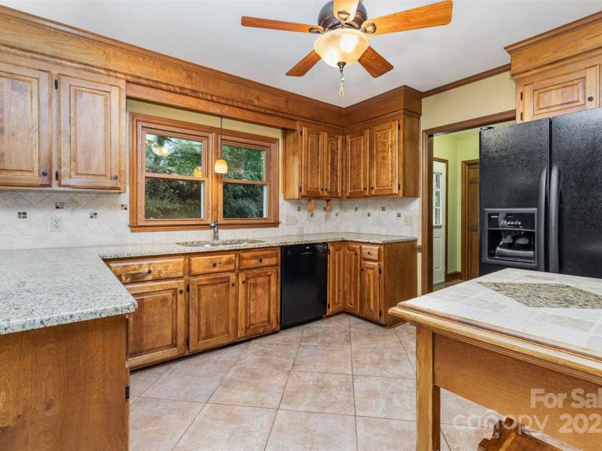 9924 Hanover Hollow Drive, Charlotte, NC 28210.  MLS# CAR4316773, YatesRealty ID 31891. 