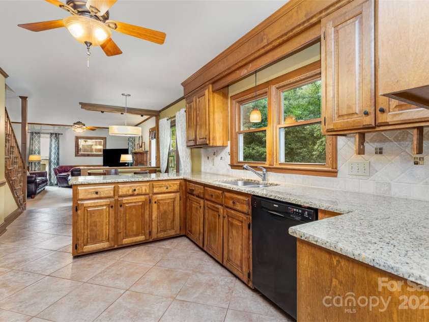 9924 Hanover Hollow Drive, Charlotte, NC 28210.  MLS# CAR4316773, YatesRealty ID 31891. 