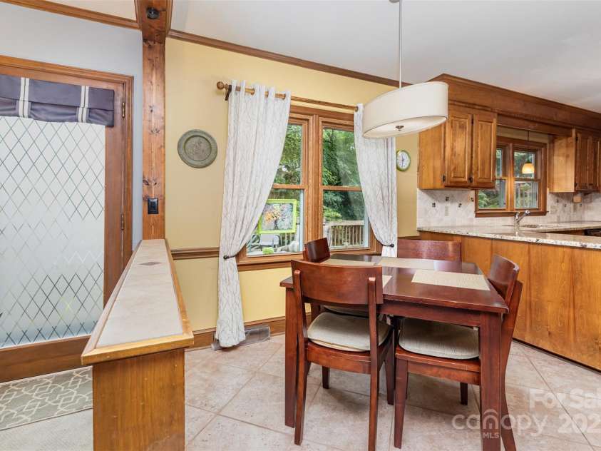 9924 Hanover Hollow Drive, Charlotte, NC 28210.  MLS# CAR4316773, YatesRealty ID 31891. 