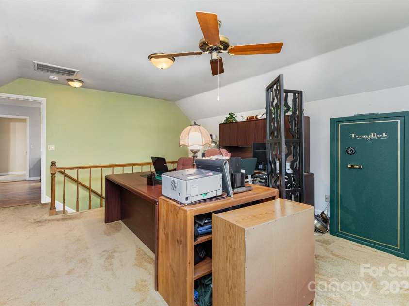 9924 Hanover Hollow Drive, Charlotte, NC 28210.  MLS# CAR4316773, YatesRealty ID 31891. 