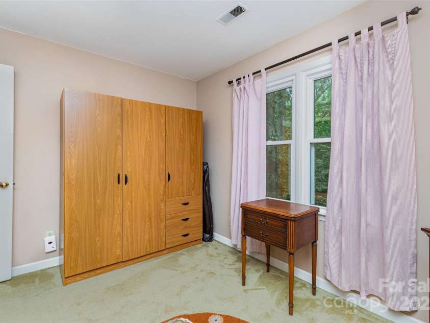 9924 Hanover Hollow Drive, Charlotte, NC 28210.  MLS# CAR4316773, YatesRealty ID 31891. 