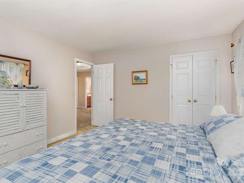 9924 Hanover Hollow Drive, Charlotte, NC 28210.  MLS# CAR4316773, YatesRealty ID 31891. 