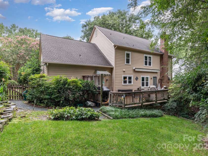 9924 Hanover Hollow Drive, Charlotte, NC 28210.  MLS# CAR4316773, YatesRealty ID 31891. 