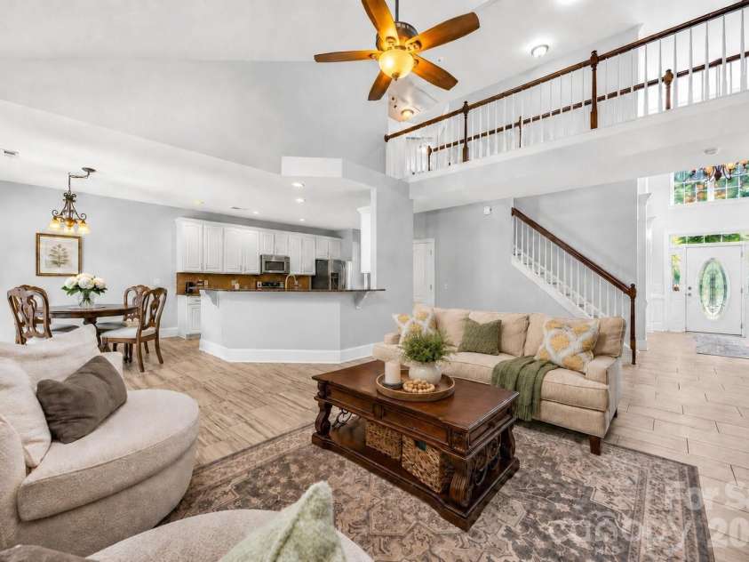 610 Springwood Drive, Waxhaw, NC 28173.  MLS# CAR4391184, YatesRealty ID 31893. 