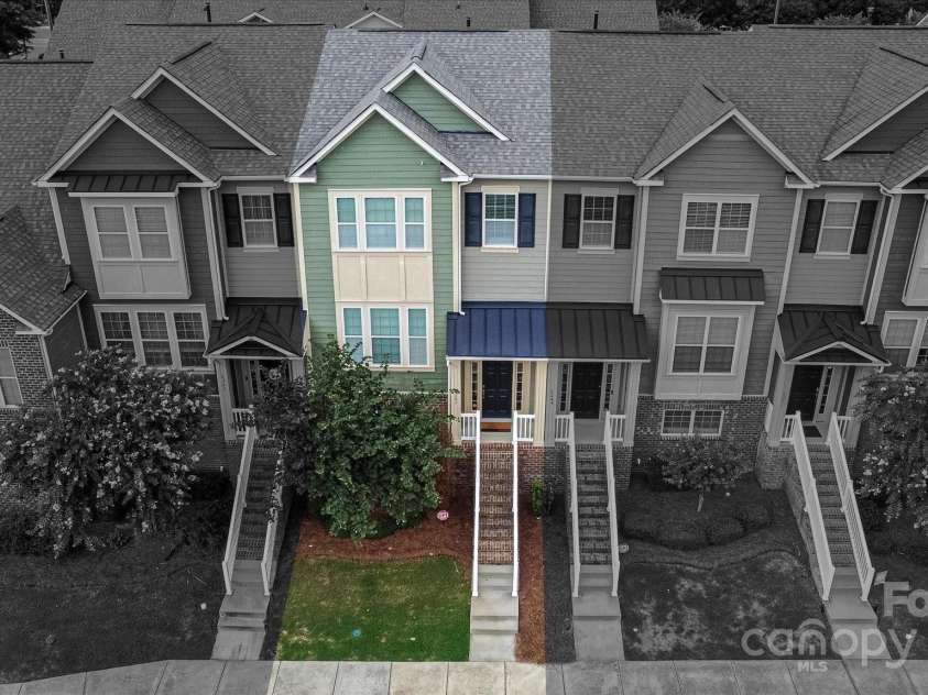 6247 Cloverdale Drive, Tega Cay, SC 29708.  MLS# CAR4290572, YatesRealty ID 31893. 