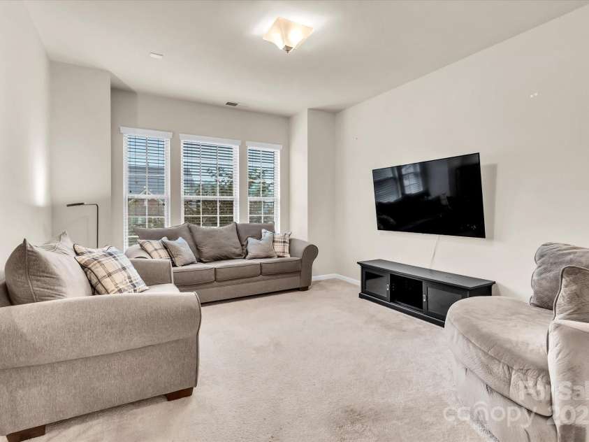 6247 Cloverdale Drive, Tega Cay, SC 29708.  MLS# CAR4290572, YatesRealty ID 31893. 