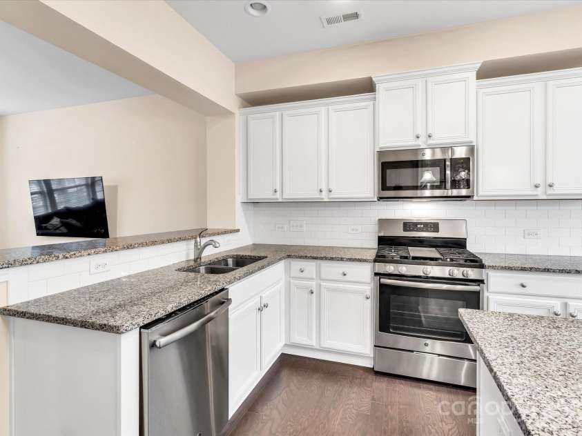 6247 Cloverdale Drive, Tega Cay, SC 29708.  MLS# CAR4290572, YatesRealty ID 31893. 
