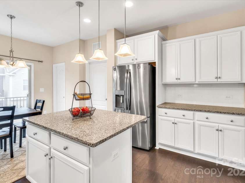 6247 Cloverdale Drive, Tega Cay, SC 29708.  MLS# CAR4290572, YatesRealty ID 31893. 