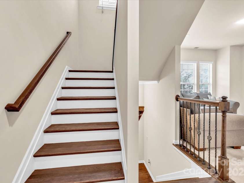 6247 Cloverdale Drive, Tega Cay, SC 29708.  MLS# CAR4290572, YatesRealty ID 31893. 