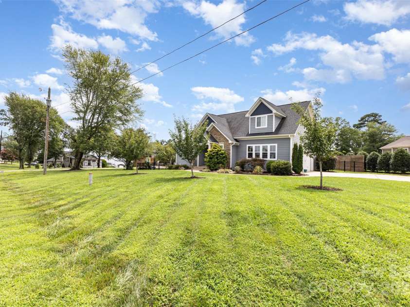 2611 Ranger Island Road, Denver, NC 28037.  MLS# CAR4290507, YatesRealty ID 31894. Home on Lot