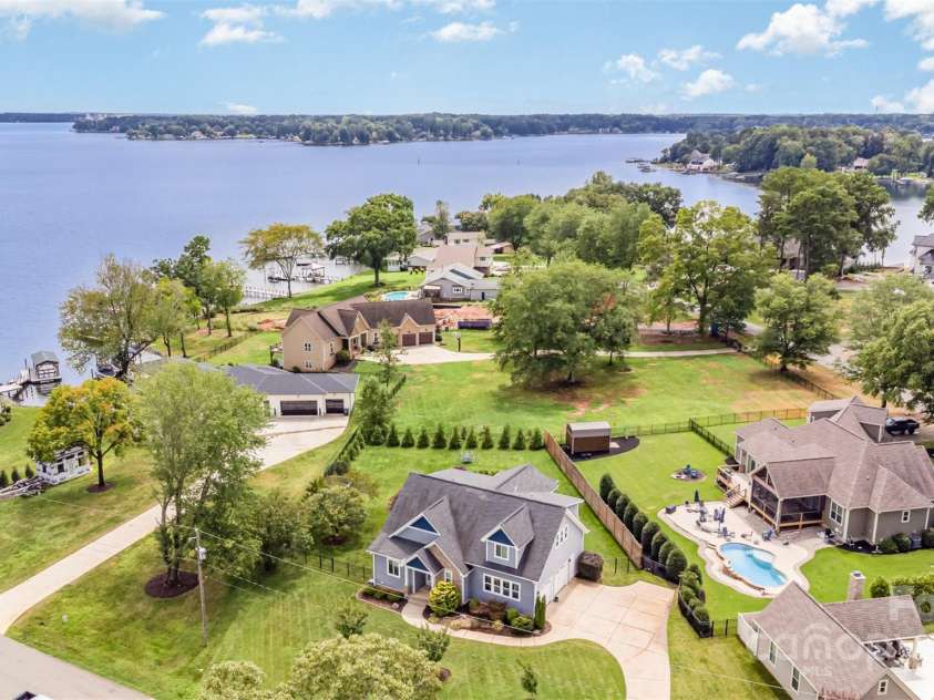 2611 Ranger Island Road, Denver, NC 28037.  MLS# CAR4290507, YatesRealty ID 31894. Home with Neighborhood and Lake