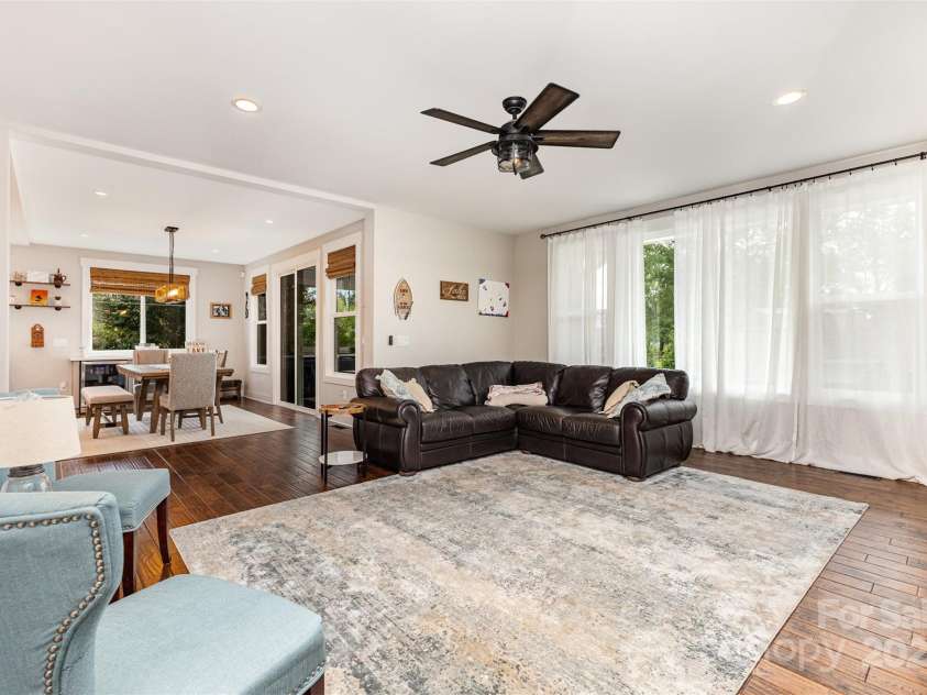 2611 Ranger Island Road, Denver, NC 28037.  MLS# CAR4290507, YatesRealty ID 31894. Open Family Area looking into Kitchen