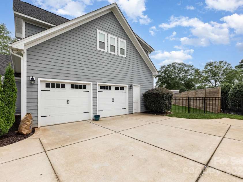 2611 Ranger Island Road, Denver, NC 28037.  MLS# CAR4290507, YatesRealty ID 31894. Side view of Garage