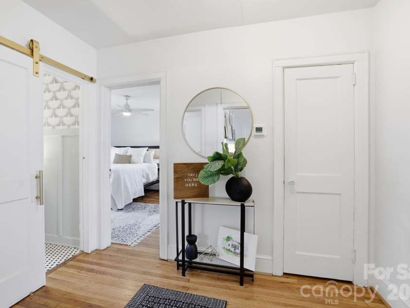 3748 The Plaza, Charlotte, NC 28205.  MLS# CAR4384368, YatesRealty ID 31895. Connector hall