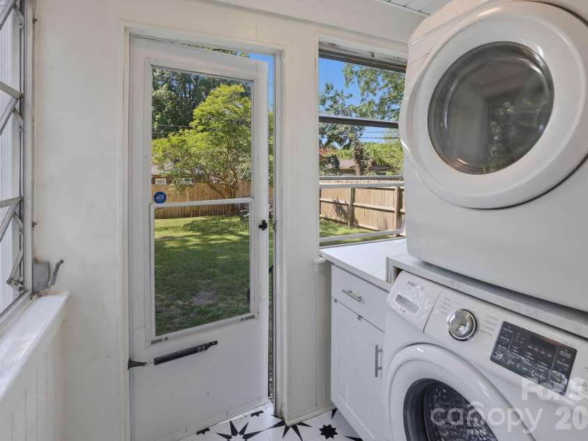 3748 The Plaza, Charlotte, NC 28205.  MLS# CAR4384368, YatesRealty ID 31895. Laundry