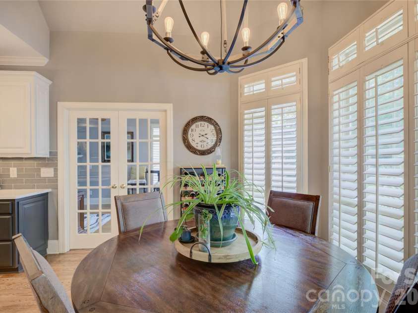 11404 Fernside Drive, Charlotte, NC 28227.  MLS# CAR4392789, YatesRealty ID 31896. 